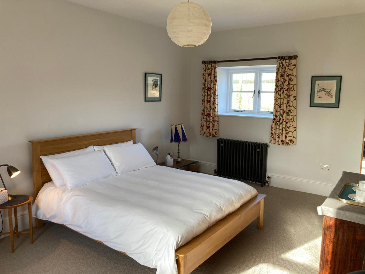 Frizenham Farmhouse Little Torrington Экстерьер фото